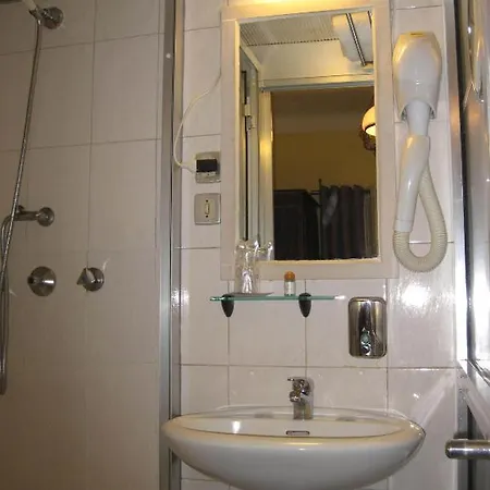 Faria Guimares Centro ゲストハウス 3*