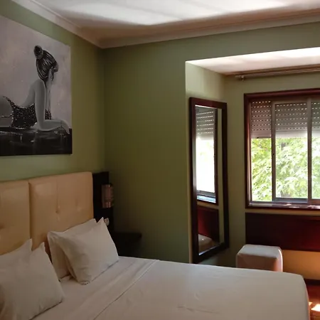 ゲストハウス Faria Guimares Centro 3*