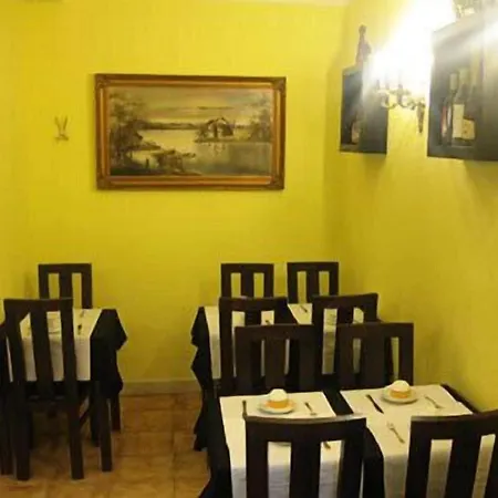 Konukevi Faria Guimares Centro 3*