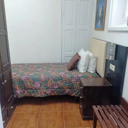 Konukevi Faria Guimares Centro 3*